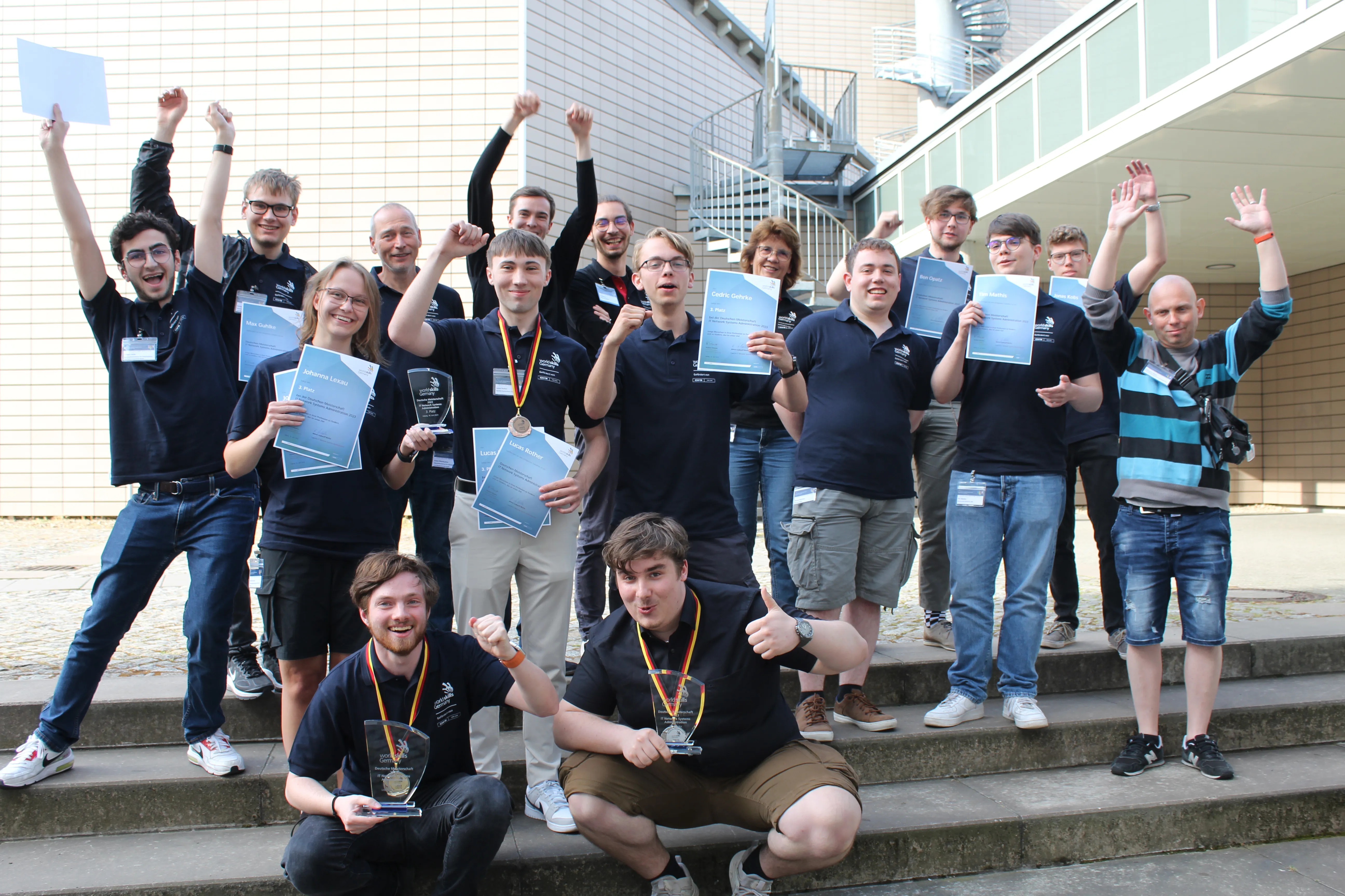 Gruppenfoto Deutsche Meisterschaft IT Network Systems Administration 2023